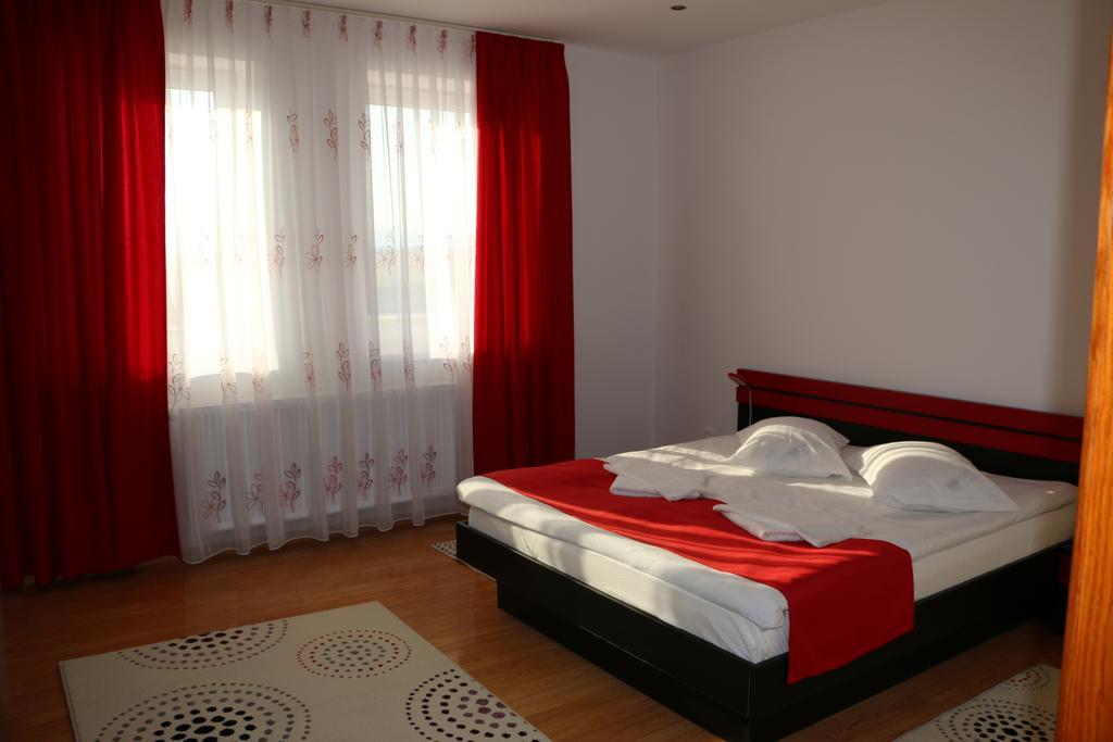 Sanderson Apartments Меркуря-Чук Номер фото